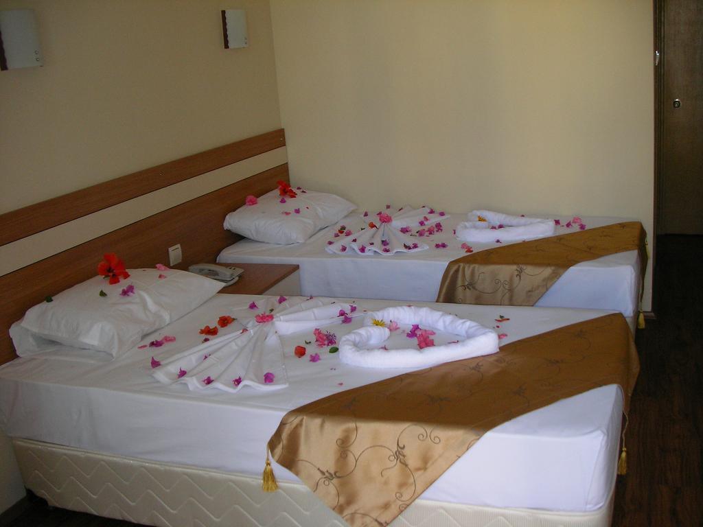 Ercan Han Hotel İçmeler Quarto foto